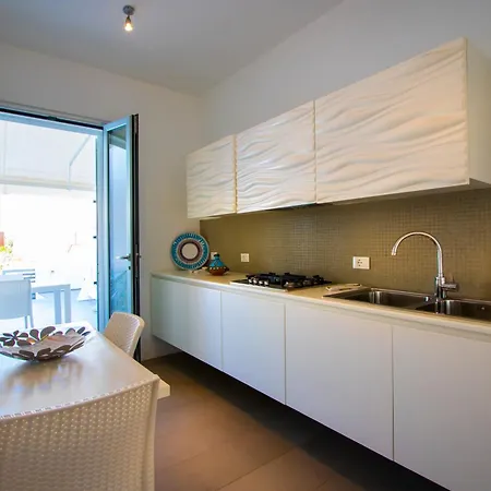 Apartment Case Di *